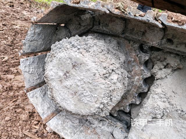 右驅(qū)動(dòng)輪（行走機(jī)構(gòu)）