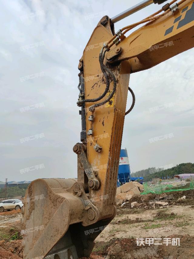 小臂整體左后(工作和回轉(zhuǎn)裝置) 小臂整體左后(工作和回轉(zhuǎn)裝置)