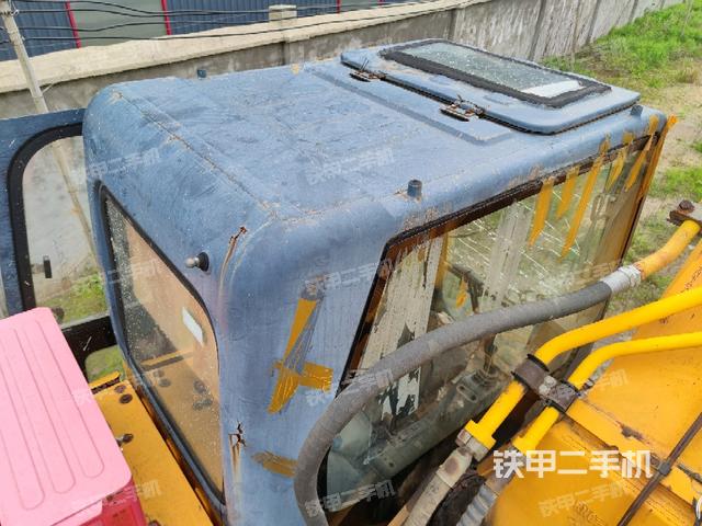 驾驶室顶部俯视(上车部件) 驾驶室顶部俯视(上车部件)