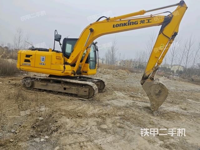 駕駛室整體（整機外觀）