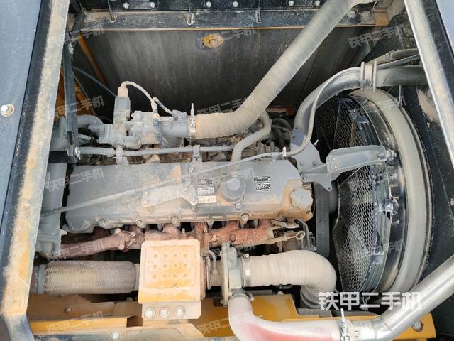 發(fā)動(dòng)機(jī)室(上車(chē)部件) 發(fā)動(dòng)機(jī)室(上車(chē)部件)