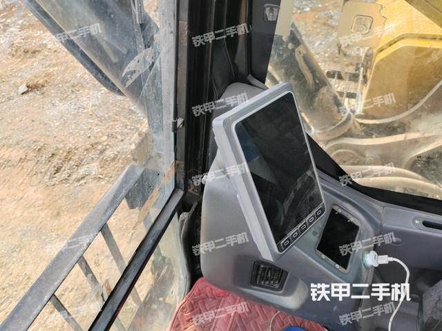 駕駛室整體(整機外觀) 駕駛室整體(整機外觀)