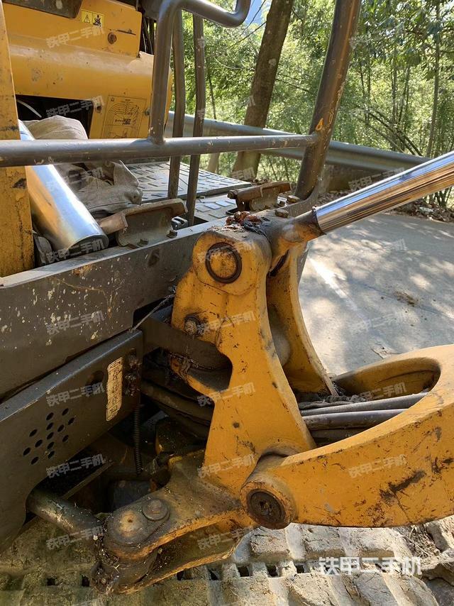 回轉(zhuǎn)馬達(dá)和主控閥（整機(jī)外觀）