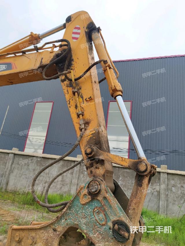 小臂整体右前(工作和回转装置) 小臂整体右前(工作和回转装置)