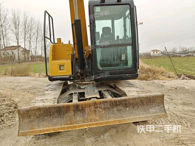 轉(zhuǎn)盤和下車架正前（工作和回轉(zhuǎn)裝置）