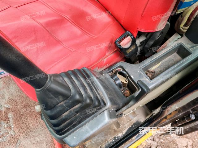 座椅左側(cè)控制臺(tái)/音響/含左手柄（駕駛室部分）