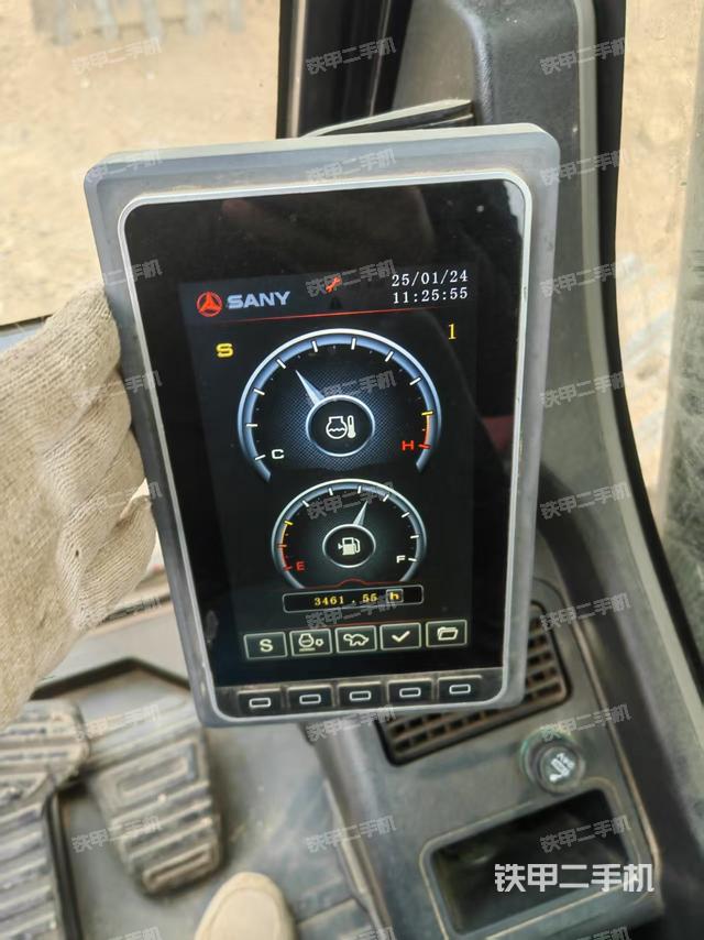 駕駛室整體（整機(jī)外觀）