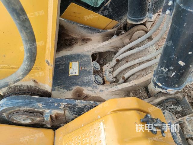 大臂根部?斜視(工作和回轉(zhuǎn)裝置) 大臂根部?斜視(工作和回轉(zhuǎn)裝置)