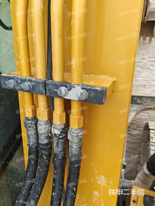 大臂背部俯視（工作和回轉(zhuǎn)裝置）