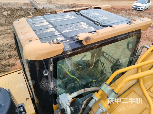 駕駛室頂部俯視(上車(chē)部件) 駕駛室頂部俯視(上車(chē)部件)