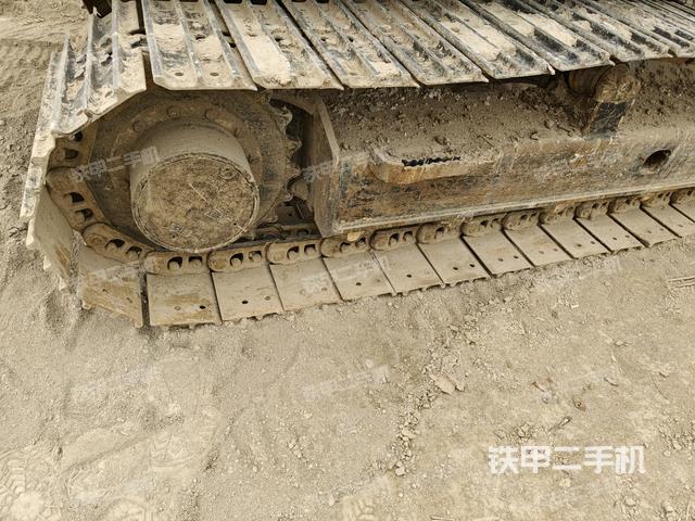 右側(cè)履帶整體?（行走機(jī)構(gòu)）