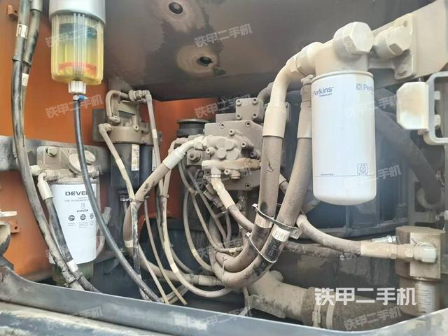 液壓泵艙室正面整體（整機(jī)外觀）