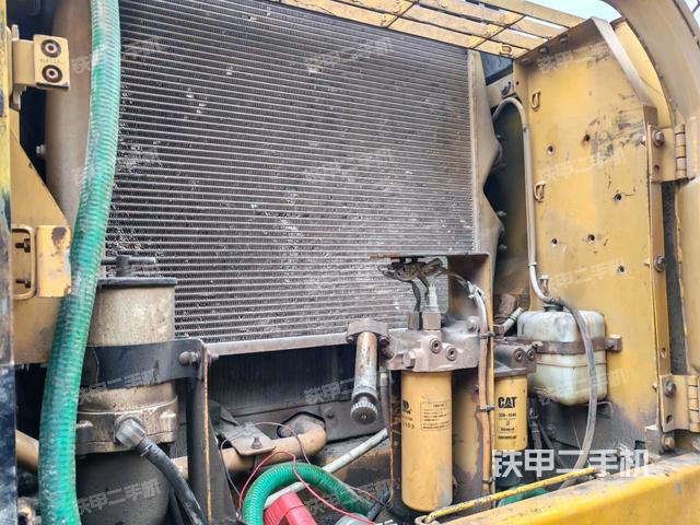 散熱器正面（大件艙室）