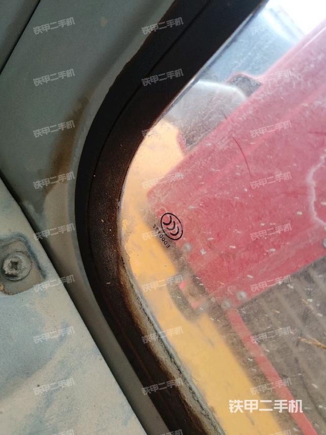 后窗玻璃角标(驾驶室部分) 后窗玻璃角标(驾驶室部分)