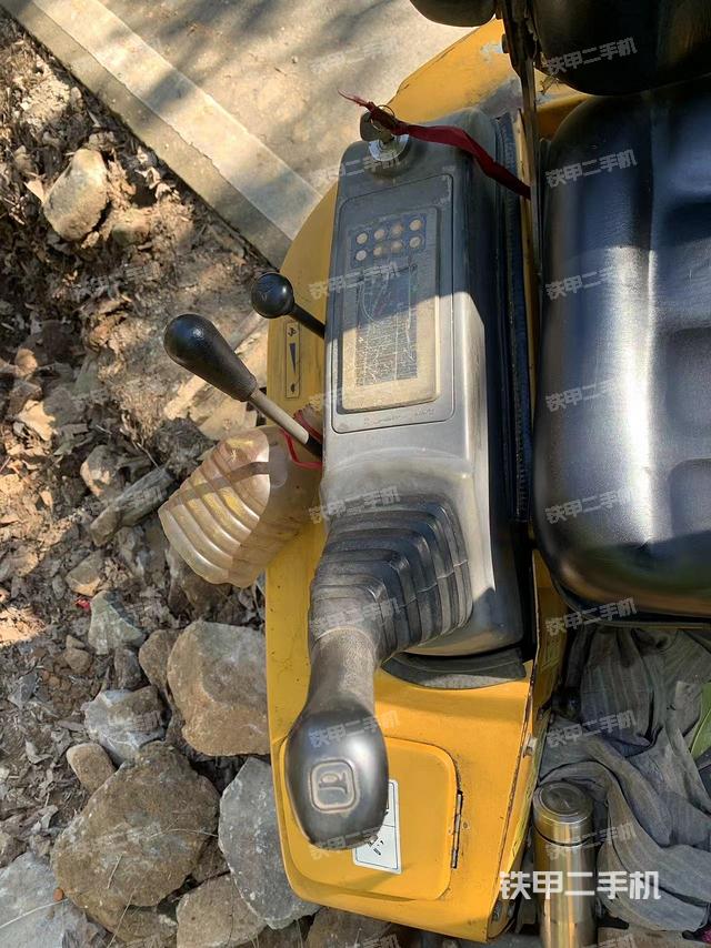 駕駛室頂部（整機(jī)外觀）