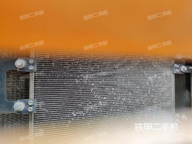 散热器正面(大件舱室) 散热器正面(大件舱室)