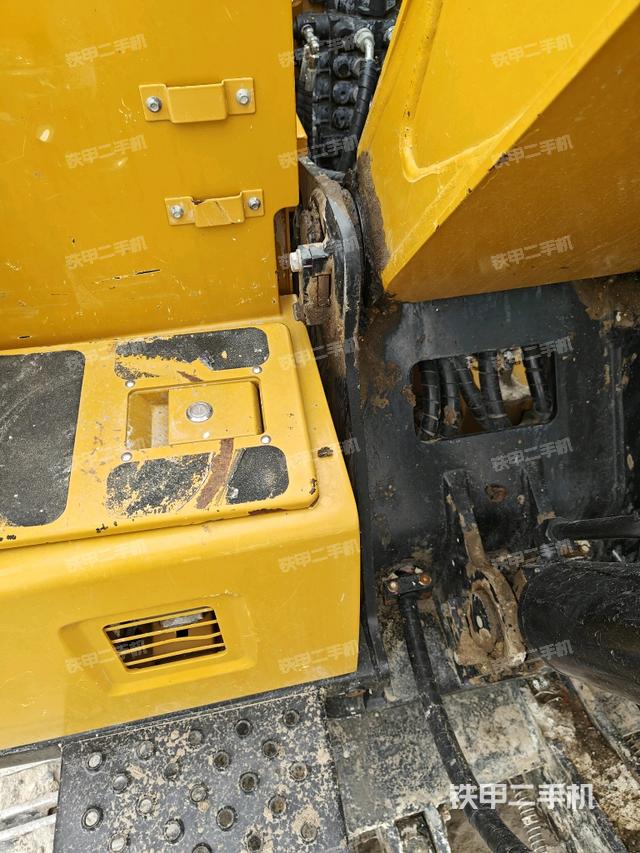 大臂根部?斜（工作和回轉(zhuǎn)裝置）