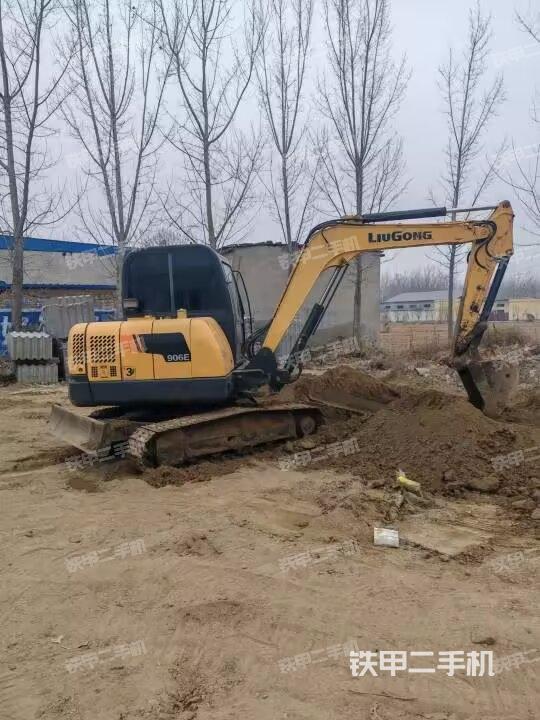 駕駛室整體（整機(jī)外觀）