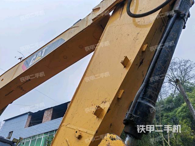 轉(zhuǎn)盤(pán)和下車(chē)架正前（工作和回轉(zhuǎn)裝置）