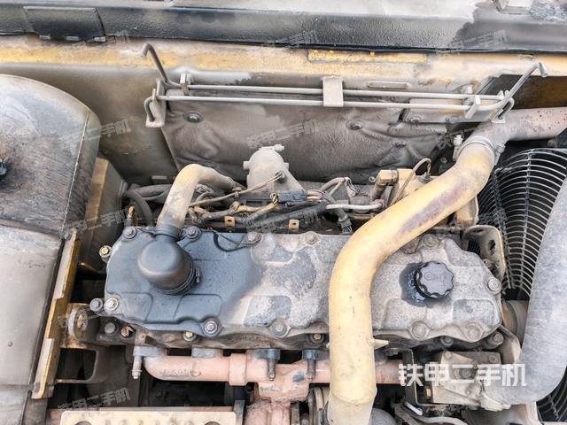 發(fā)動(dòng)機(jī)室（上車(chē)部件）