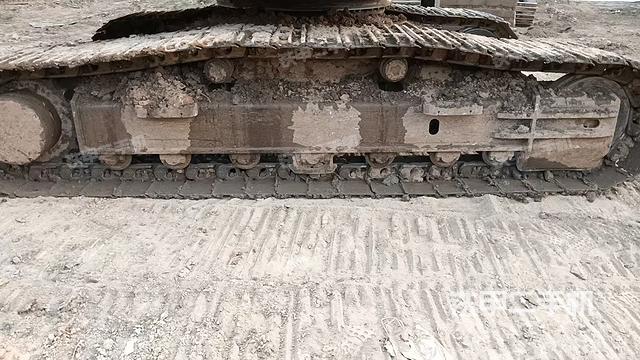 左側(cè)履帶整體?(行走機(jī)構(gòu)) 左側(cè)履帶整體?(行走機(jī)構(gòu))