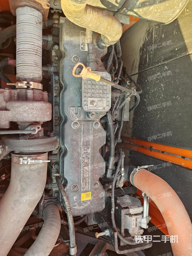 發(fā)動(dòng)機(jī)室（上車部件）