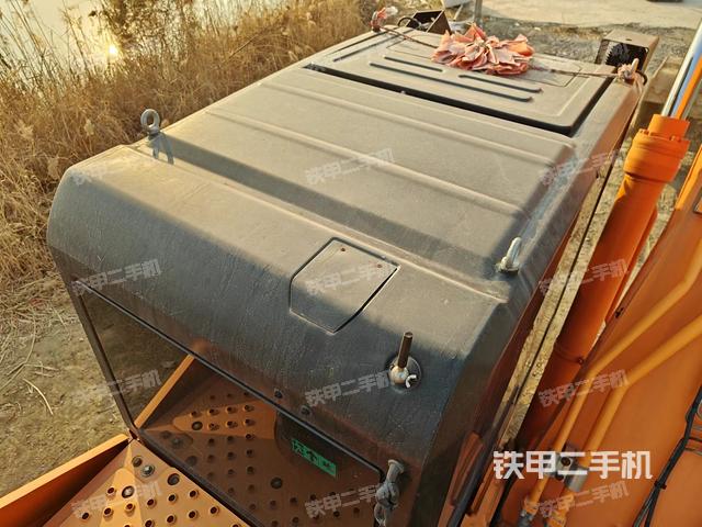 駕駛室頂部俯視（上車部件）