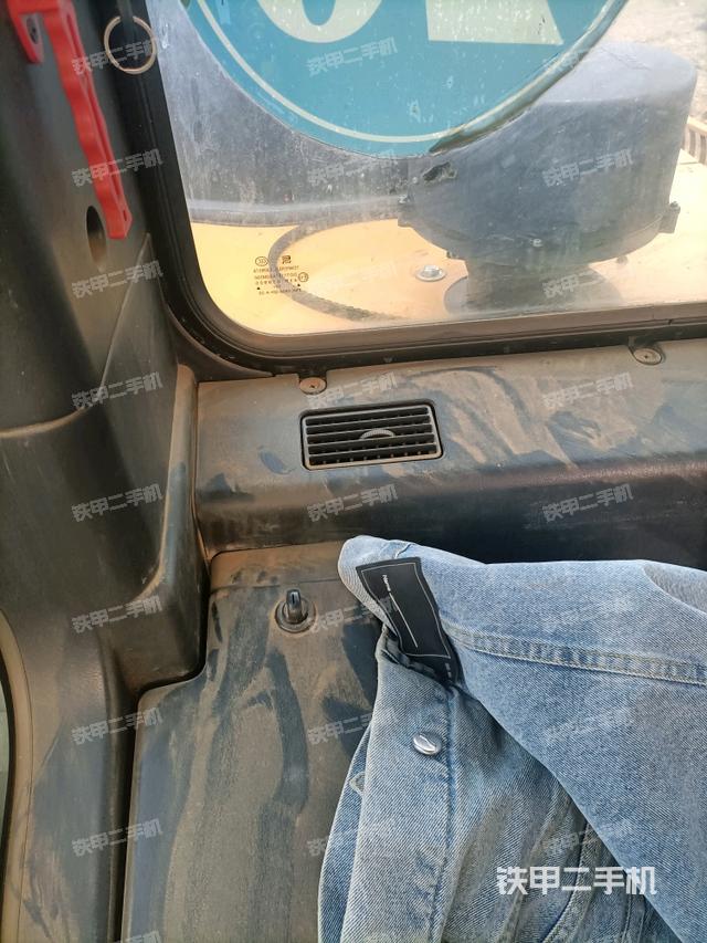 后窗玻璃角標(biāo)(駕駛室部分) 后窗玻璃角標(biāo)(駕駛室部分)