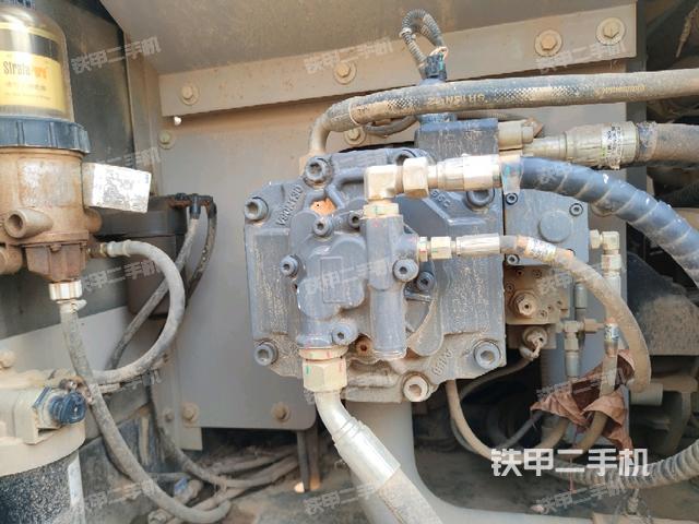 液壓泵斜45?左(大件艙室) 液壓泵斜45?左(大件艙室)