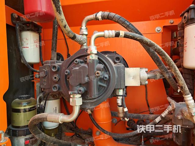 液壓泵斜45?右（大件艙室）