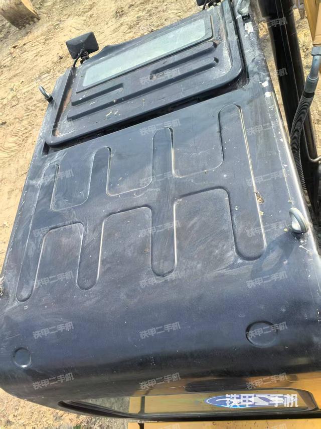 駕駛室頂部俯視(上車(chē)部件) 駕駛室頂部俯視(上車(chē)部件)