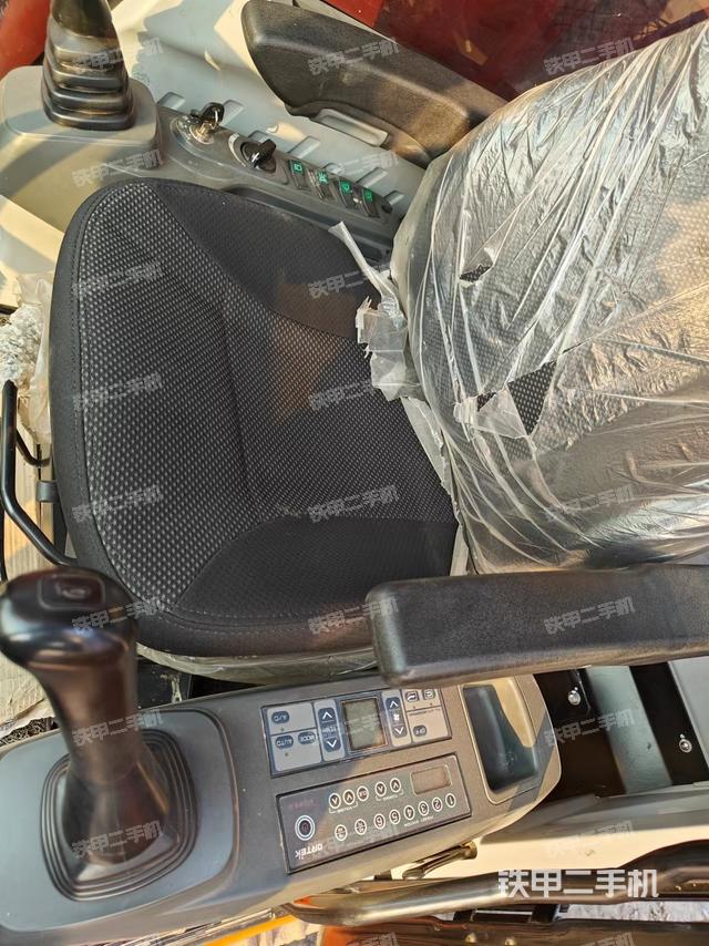 座椅左側(cè)控制臺(tái)/音響/含左手柄（駕駛室部分）