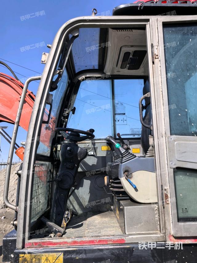 ?駕駛室正側(cè)(駕駛室部分) ?駕駛室正側(cè)(駕駛室部分)