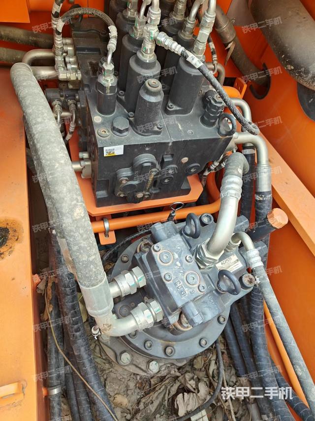 回轉(zhuǎn)馬達(dá)（上車部件）