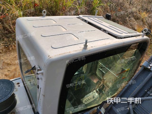 駕駛室頂部俯視(上車(chē)部件) 駕駛室頂部俯視(上車(chē)部件)