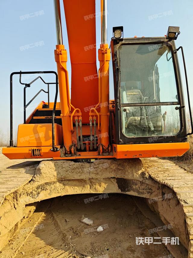 大臂油缸整體?豎拍（工作和回轉(zhuǎn)裝置）