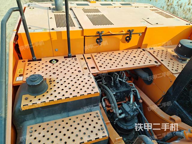 大臂根部?斜視（工作和回轉(zhuǎn)裝置）