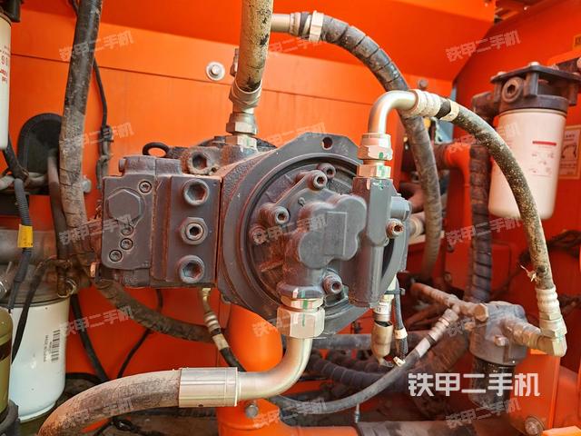 液壓泵斜45?左（大件艙室）