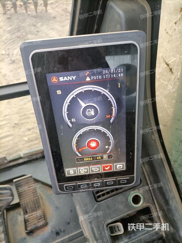 顯示屏?(駕駛室部分) 顯示屏?(駕駛室部分)