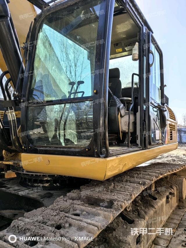 駕駛室整體（整機(jī)外觀）