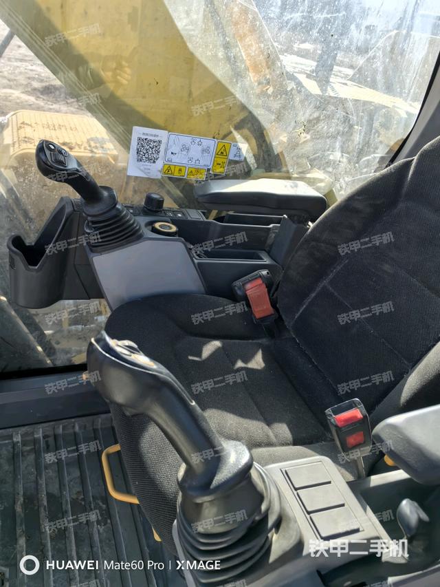 駕駛室整體（整機外觀）