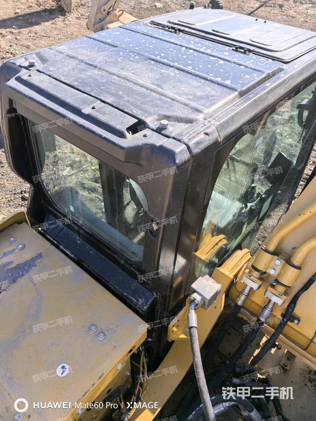 駕駛室頂部（整機(jī)外觀）