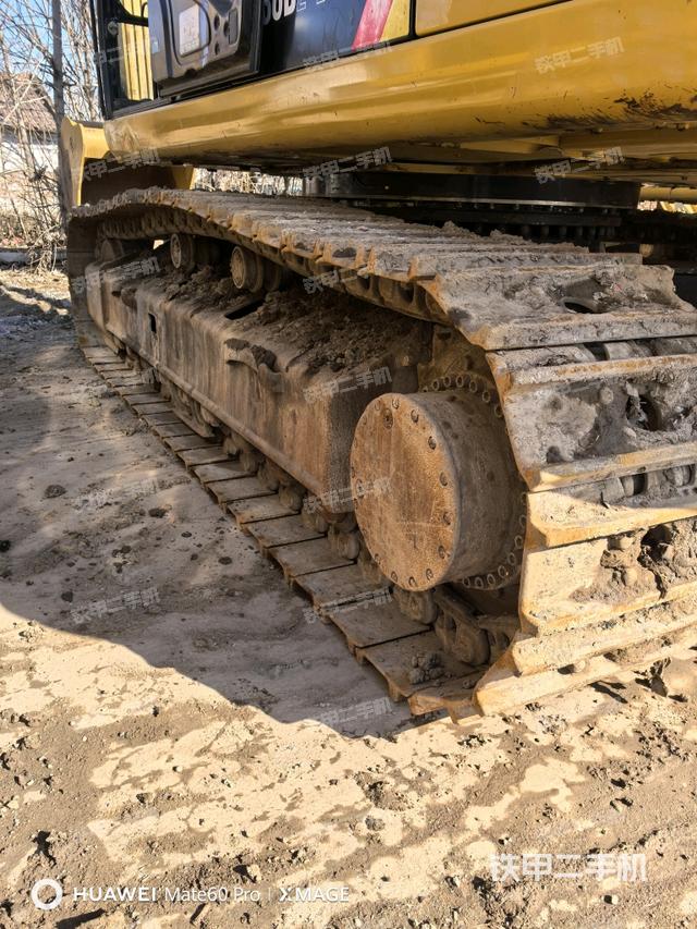 單側(cè)履帶整體（整機(jī)外觀）