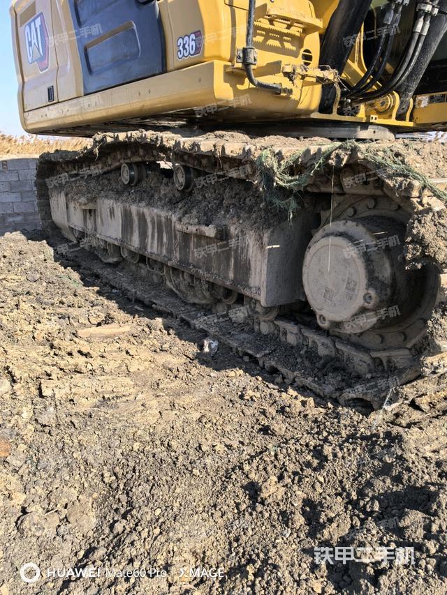 單側(cè)履帶整體（整機(jī)外觀）