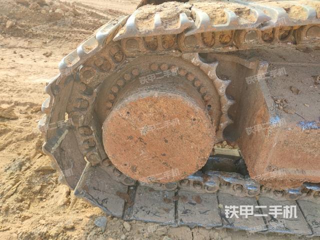 右驱动轮（行走机构）