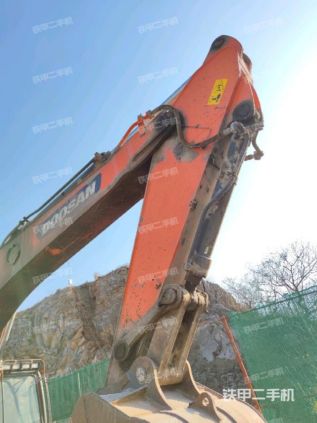 小臂整體右前(工作和回轉(zhuǎn)裝置) 小臂整體右前(工作和回轉(zhuǎn)裝置)