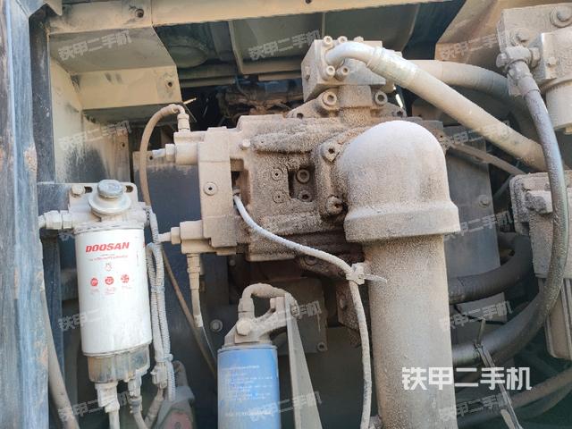 液壓泵斜45?右(大件艙室) 液壓泵斜45?右(大件艙室)