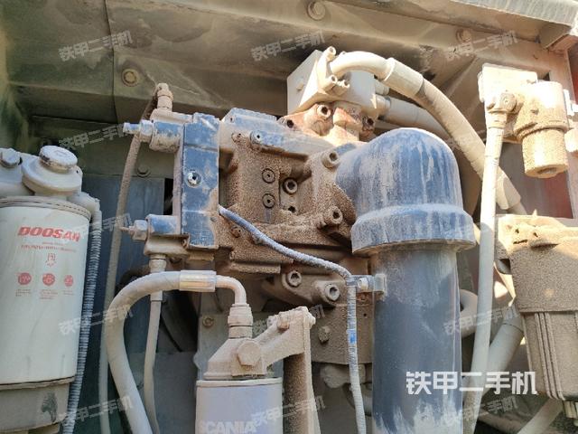 液壓泵斜45?右(大件艙室) 液壓泵斜45?右(大件艙室)