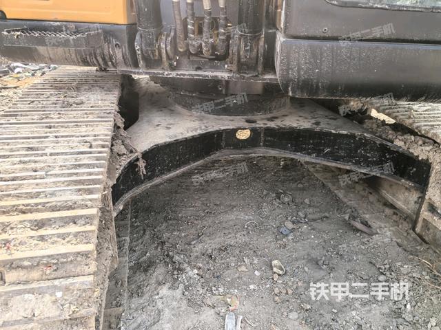 轉(zhuǎn)盤和下車架正前(工作和回轉(zhuǎn)裝置) 轉(zhuǎn)盤和下車架正前(工作和回轉(zhuǎn)裝置)