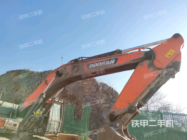 大臂整體?右側(cè)(工作和回轉(zhuǎn)裝置) 大臂整體?右側(cè)(工作和回轉(zhuǎn)裝置)